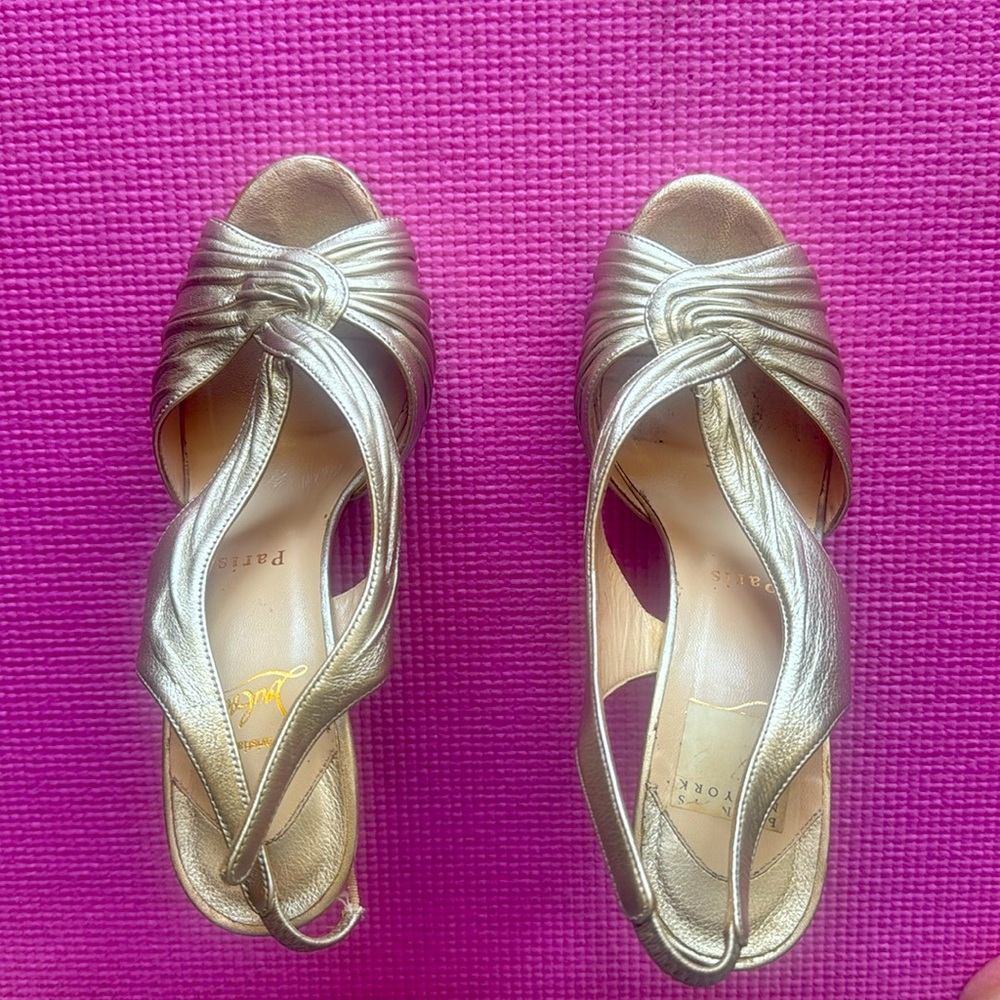 Gorgeous burnished Gold 4 inch sexy Fabulous Heels